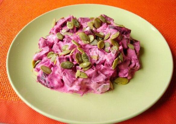 Insalata di barbabietole con semi di zucca e protegge dalla prostatite